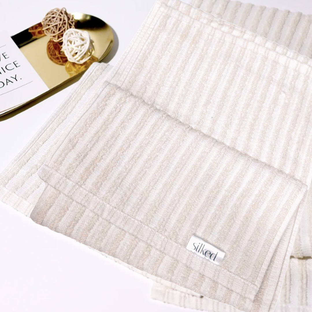 Magic Exfoliating Face Towel - 100% RAW Silk