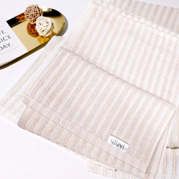 Magic Exfoliating Face Towel - 100% RAW Silk
